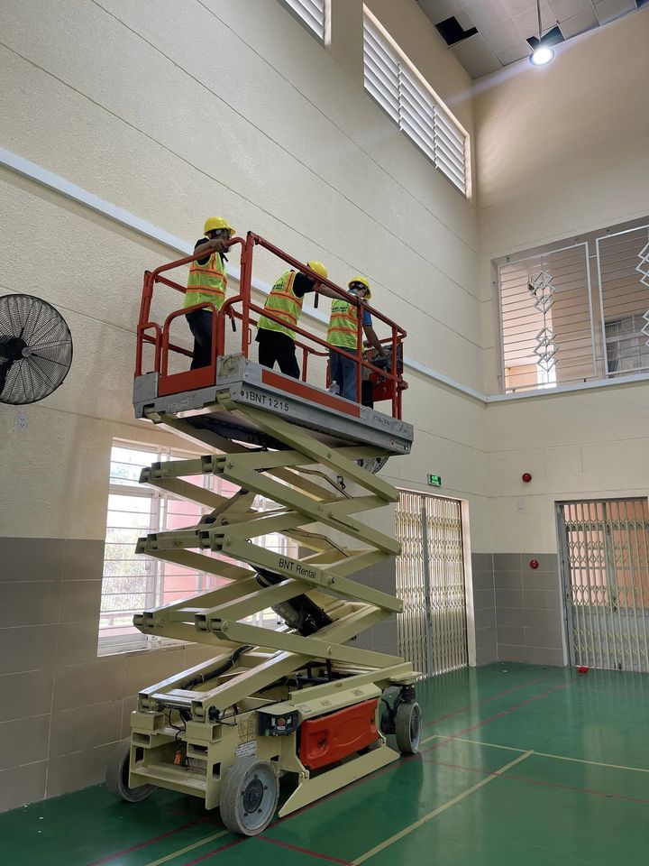 Thi công trần tai Trường THCS Hòa Phú, Thủ Dầu Một