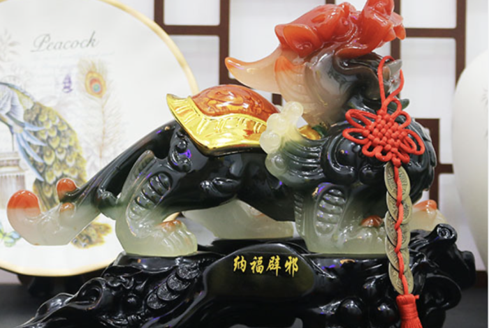 Tỳ Hưu Phong Thủy Xanh Ngọc Đỏ