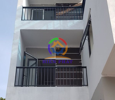 THI CÔNG LAN CAN SẮT 